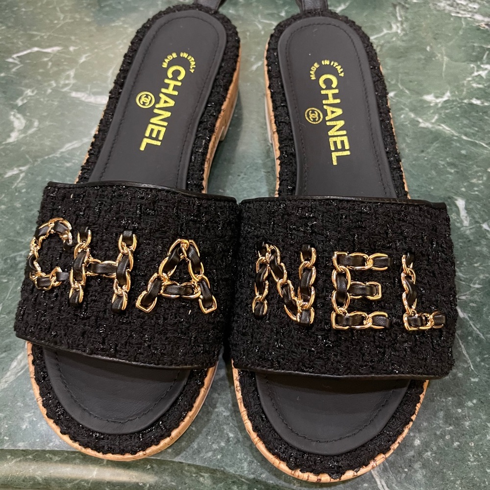 “Chanel” black tweed slippers new never worn